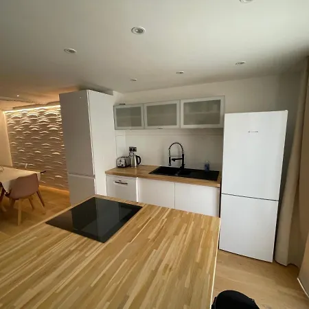 Apartament Nouveau Et Rare A Maxime *